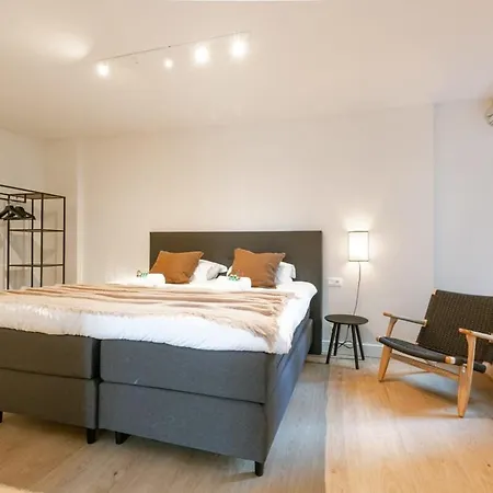 Huswell - Modern Located At Historical Main Square Apartamento *